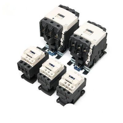 3 Kutuplu AC Contactor IP20 Koruma Seviye 3 Yardımcı Kontaklar 50/60Hz Güç